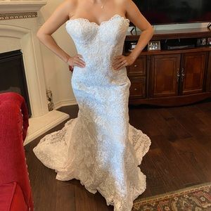 David’s bridal custom size 10 Ivory